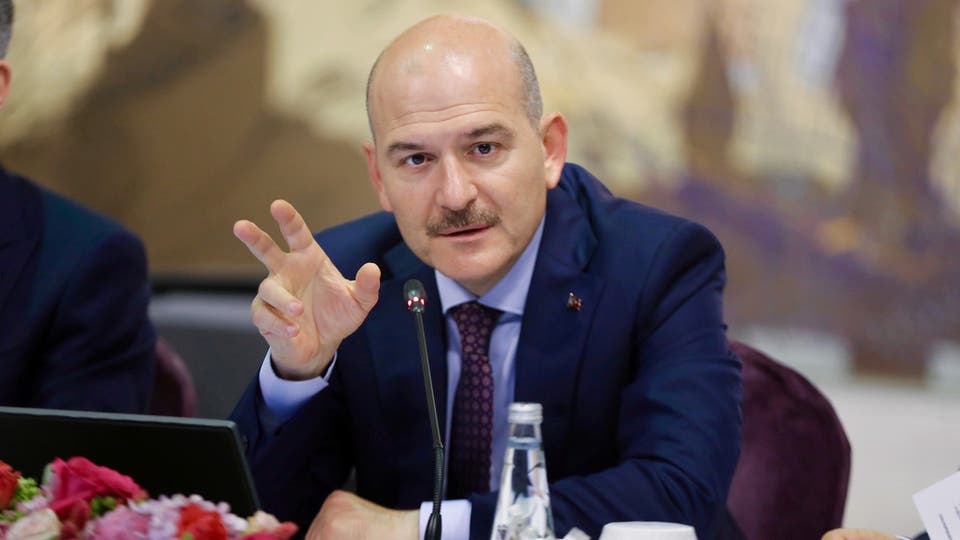 استقالة وزير الداخليه التركي من منصبه بسبب كورونا