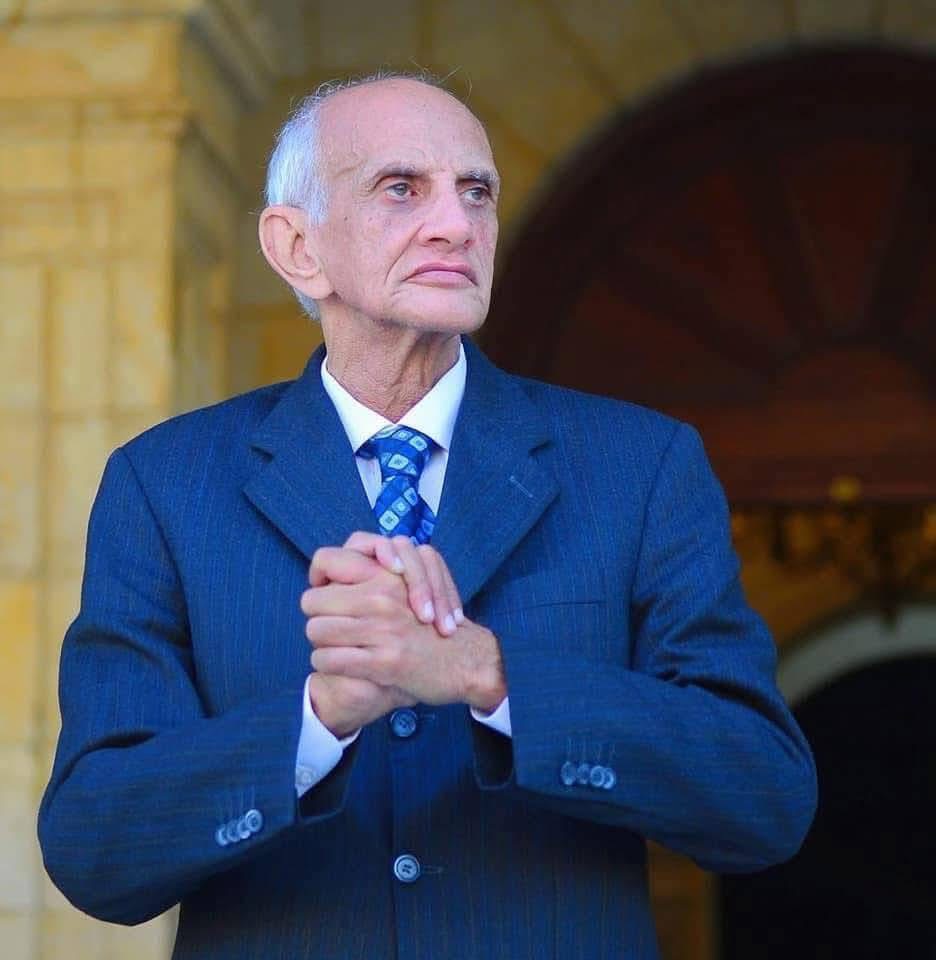 بالمستندات “خالد خلف الله” خادم بيوت الله… جهود مستمرة وعطاء لا ينضب فرش مئات المساجد وتوفير المصاحف لحفظ كتاب الله