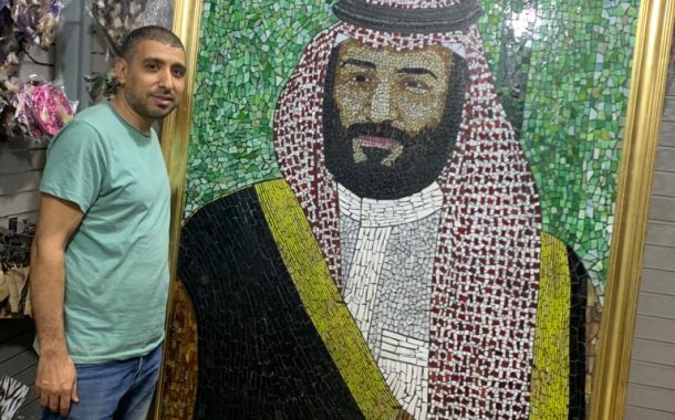 سعودي ومصري متيمان بحب ولي العهد بأكبر لوحة من الزجاج