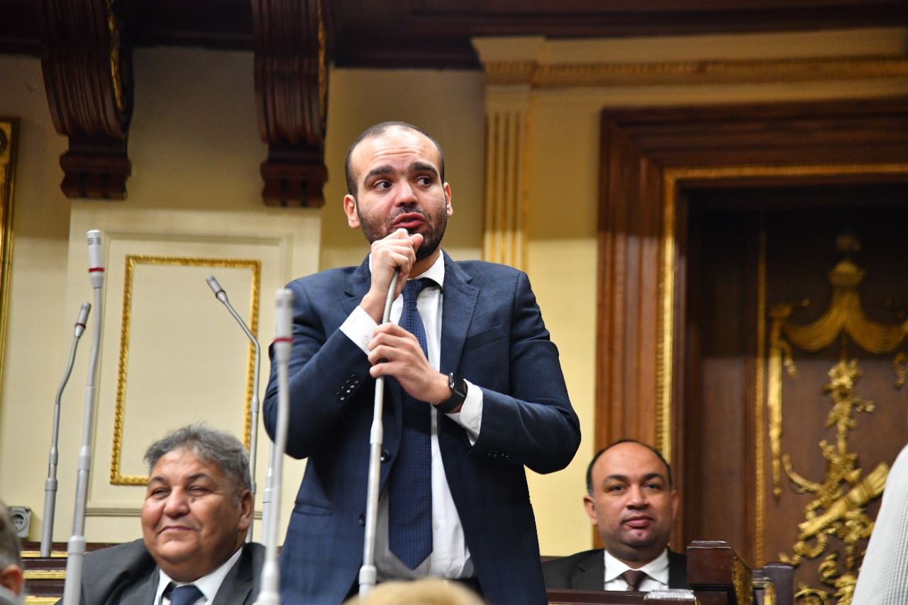 كريم السادات: الشائعات المتداولة حول بيع قناة السويس غير صحيحة وتستهدف هز الثقة فى المشرع المصري